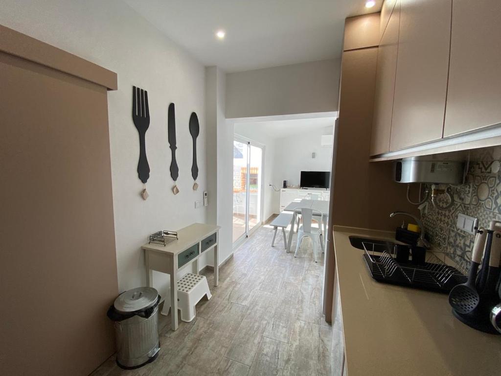 דירות לאגוּ‏ש Friendly House מראה חיצוני תמונה